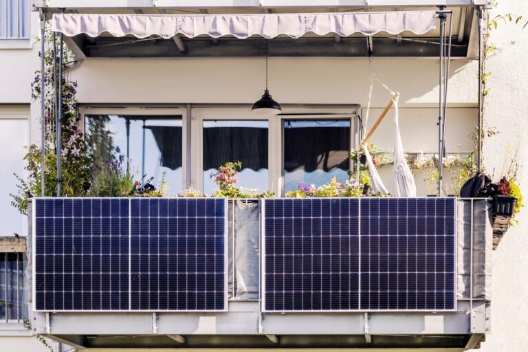 Tout ce que vous devez savoir sur les panneaux solaires pour balcon